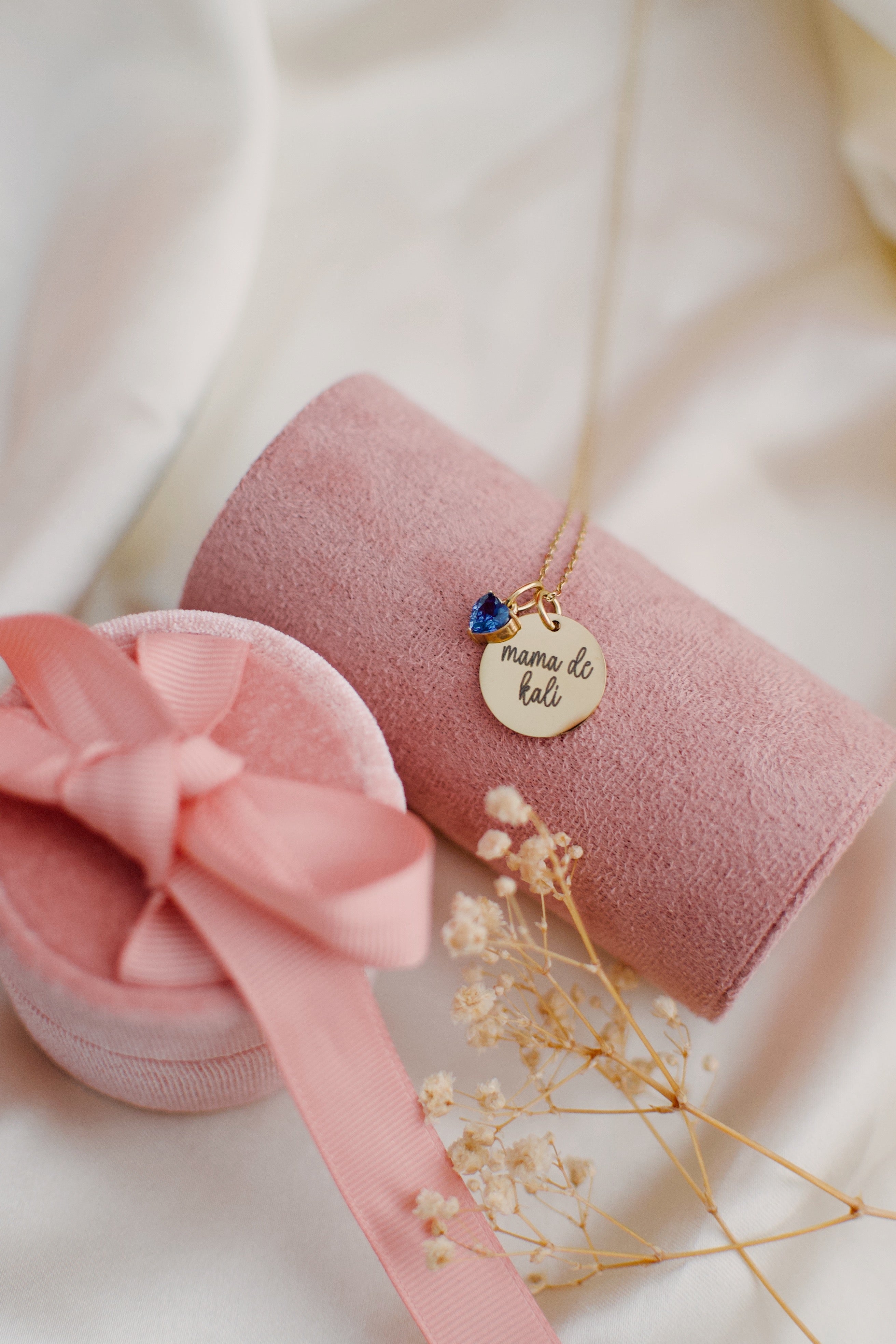 Soy mamá necklace